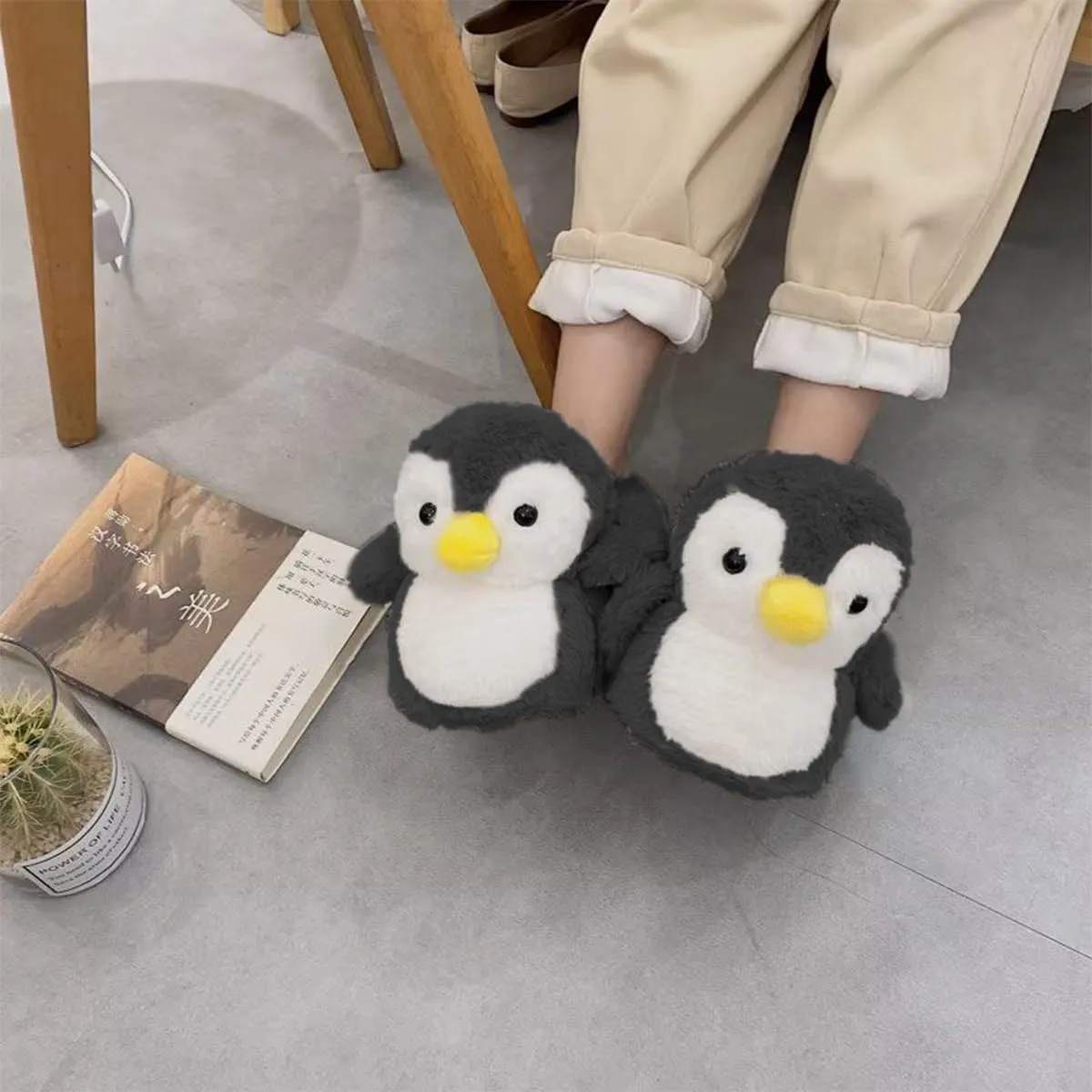 Penguin Cute Women Slippers Funny Animal Slippers Novelty Plush Slippers Fluffy Fuzzy Winter Warm Bedroom House Shoes Cartoon Slippers for Women Men Teen Girls
